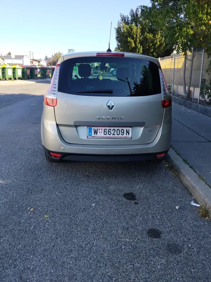 Renault Scenic 2012 photo 3