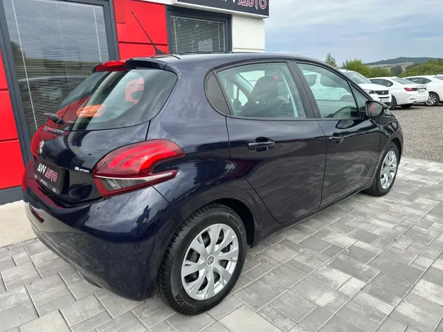 Peugeot 208 2019 photo 4