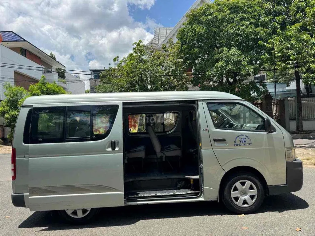 Toyota Hiace 2009 photo 4