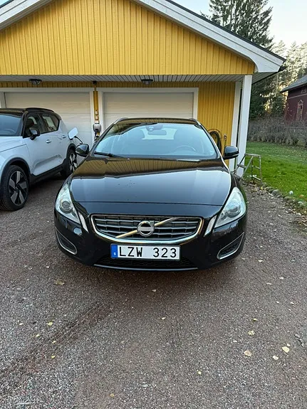 Volvo V60 2012 photo 2