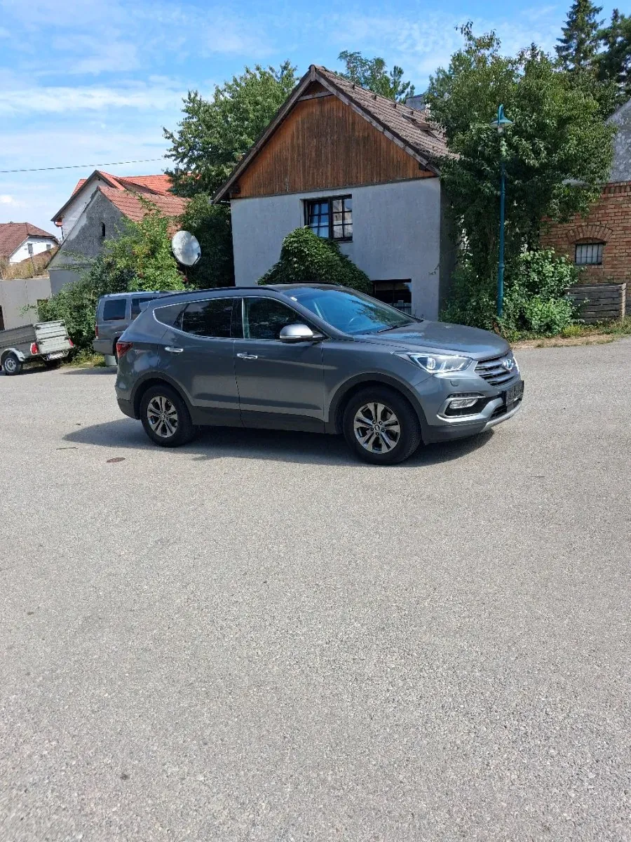 Hyundai Santa Fe 2018 photo 3