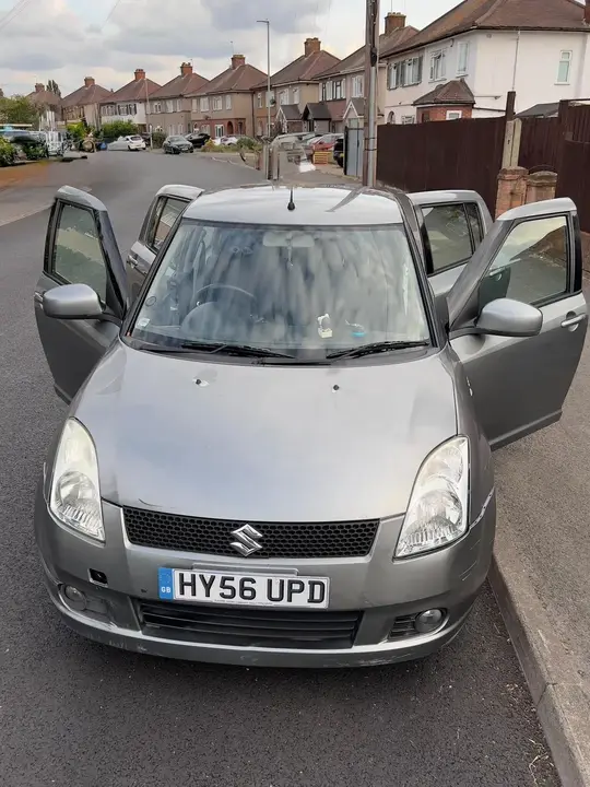 Suzuki Swift 2006 photo 2