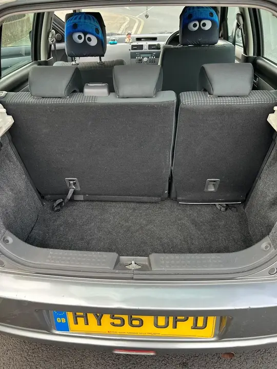 Suzuki Swift 2006 photo 4