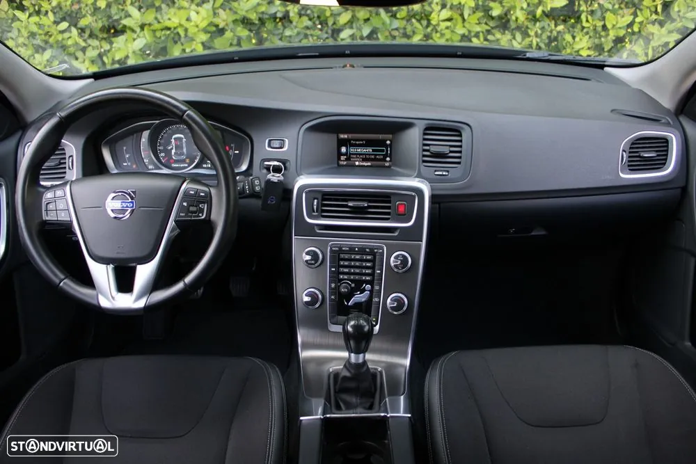 Volvo V60 2015 photo 2