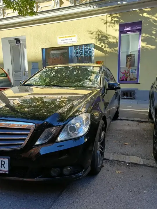 Mercedes-Benz E-Class 2010 photo 3