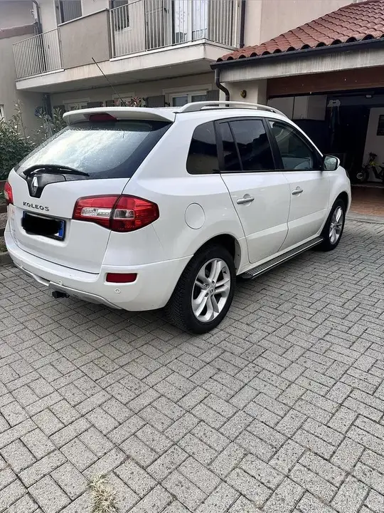 Renault Koleos 2011 photo 2