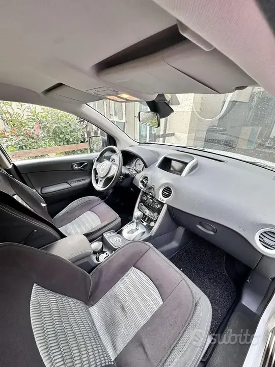 Renault Koleos 2011 photo 3