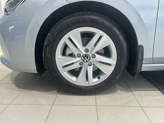 Volkswagen Golf I 2026 photo 4
