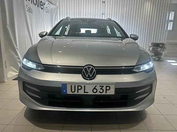 Volkswagen Golf I 2026 photo 2
