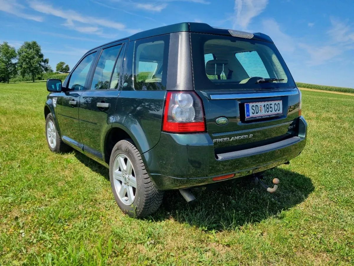 Land Rover Freelander 2012 photo 3