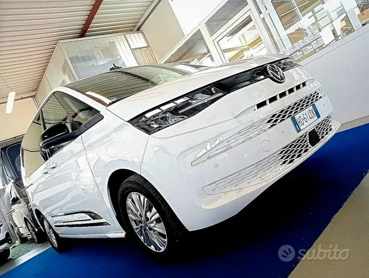 Volkswagen T7 Multivan 2022 photo 2