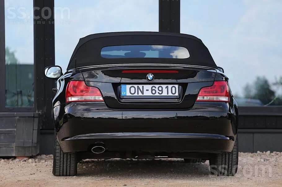 BMW 118D Cabriolet 2011 photo 3