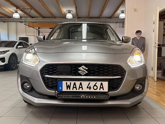 Suzuki Swift 2022 photo 2