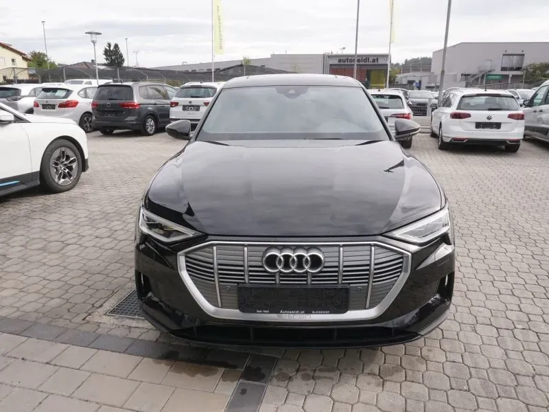 Audi E-Tron 2021 photo 2