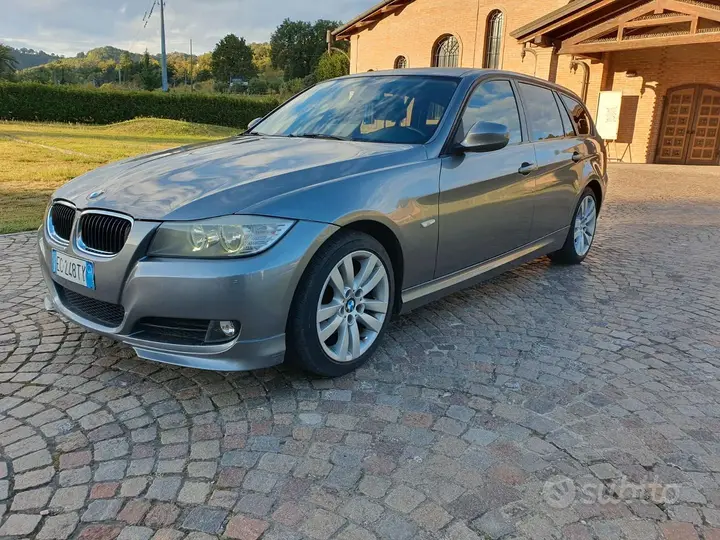 BMW 3 Series 2010 photo 5