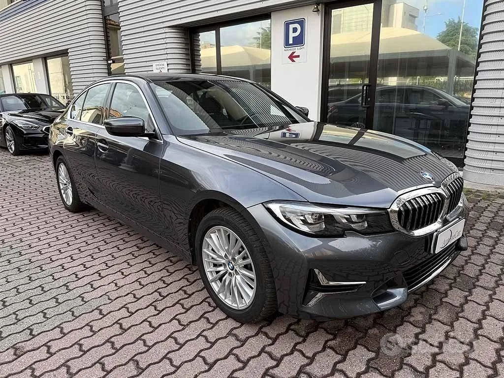 BMW 320I 2022 photo 3