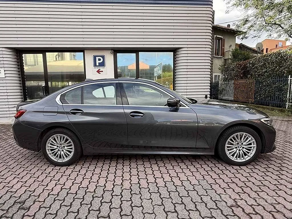 BMW 320I 2022 photo 4