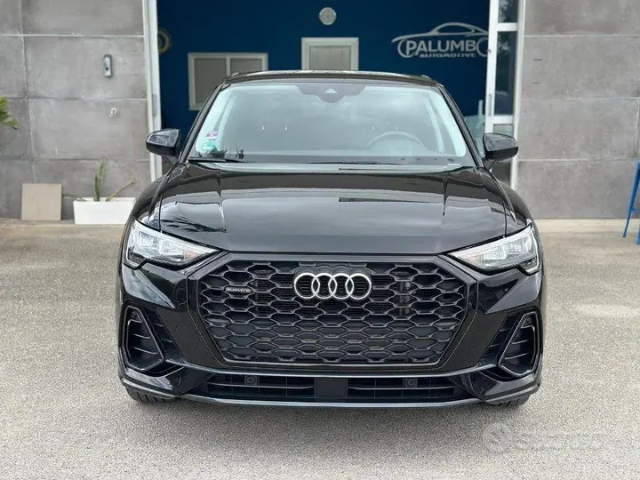 Audi Q3 2022 photo 2