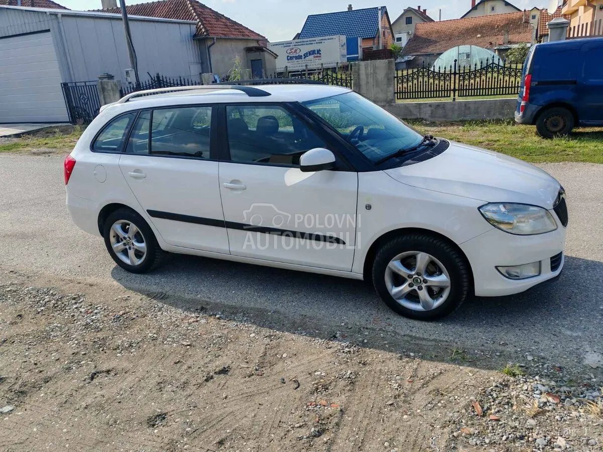 Skoda Fabia 2012 photo 5