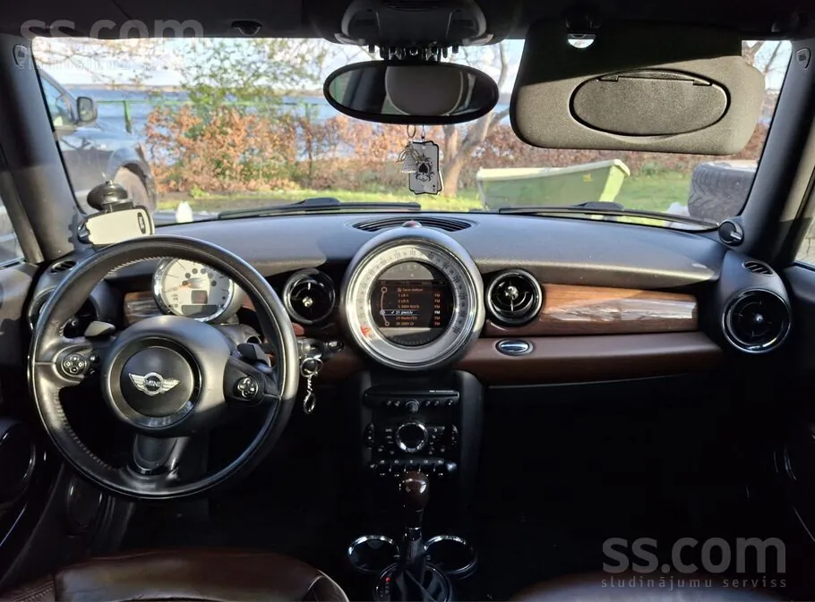 Mini Clubman 2012 photo 3