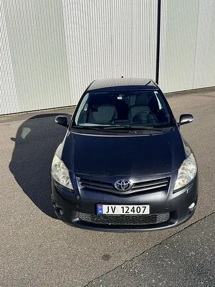 Toyota Auris 2011 photo 3