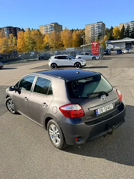 Toyota Auris 2011 photo 4