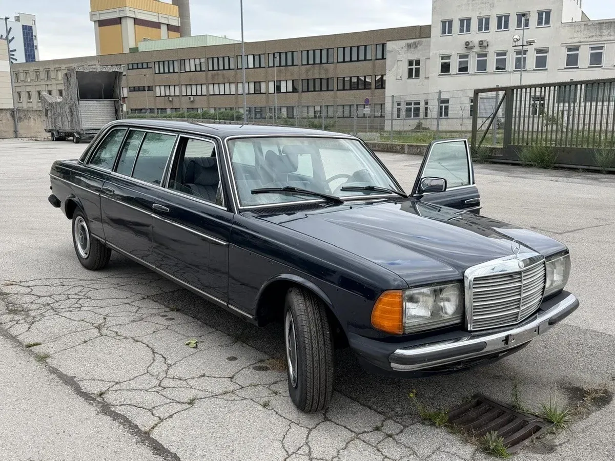 Mercedes-Benz E-Class 1983 photo 2