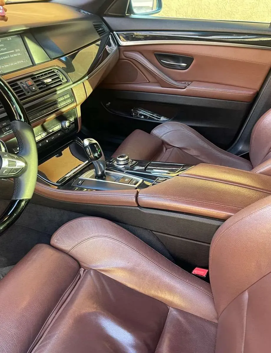 BMW 5 Series 2010 photo 3