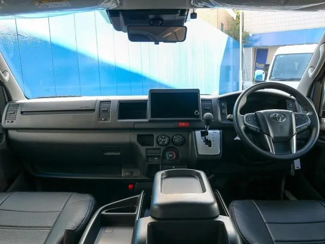 Toyota Hiace 2026 photo 2