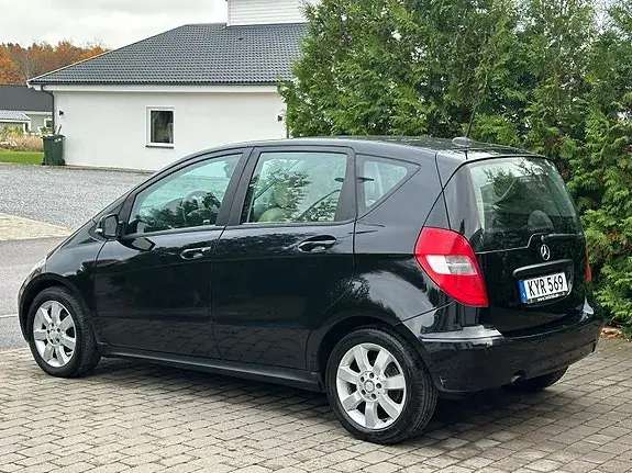 Mercedes-Benz A 160 2011 photo 4