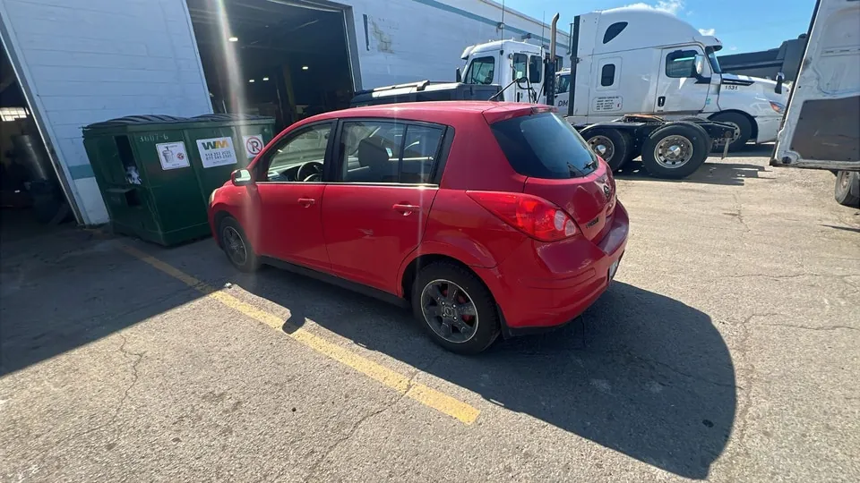 Nissan Versa 2009 photo 4