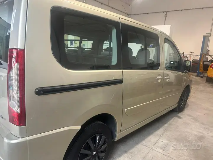 Peugeot Expert 2008 photo 3