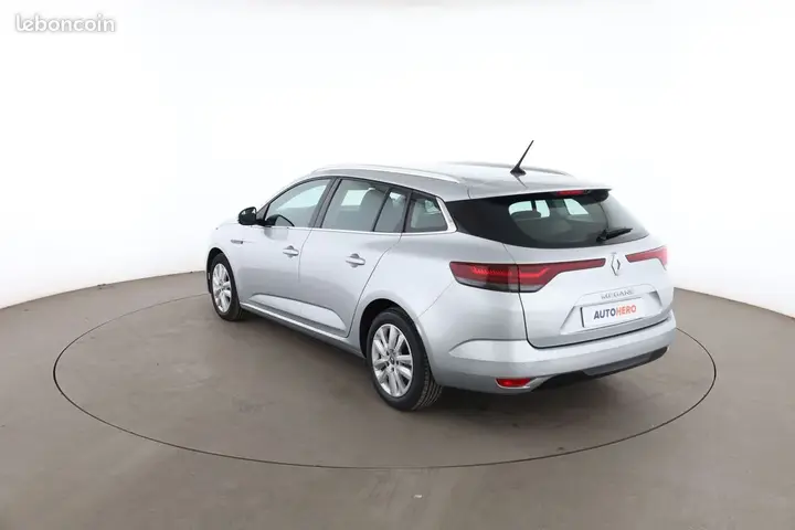 Renault Megane 2020 photo 2