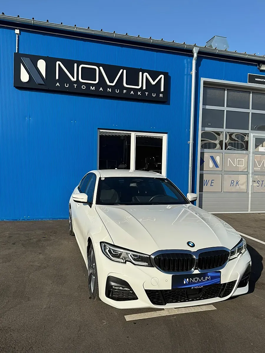 BMW 3 Series 2019 photo 3