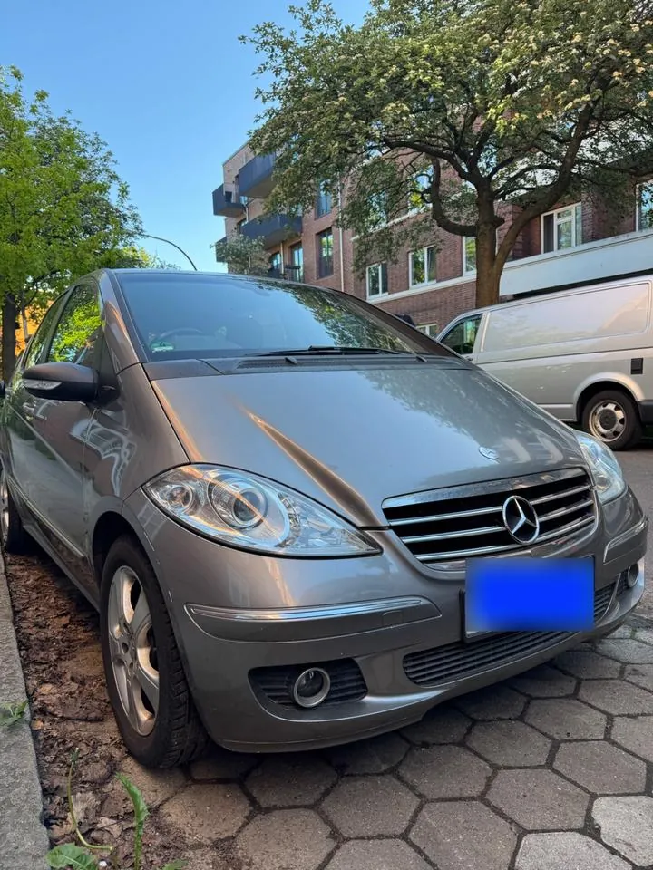 Mercedes-Benz A200