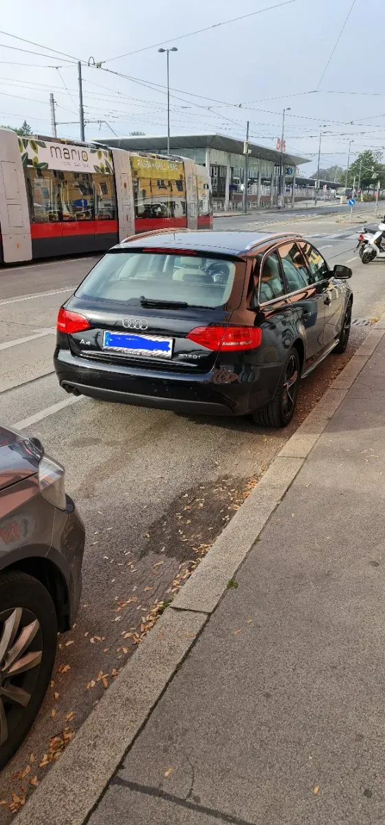 Audi A4 2010 photo 3