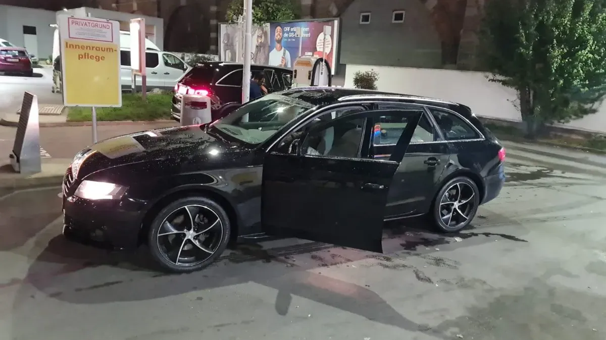 Audi A4 2010 photo 2