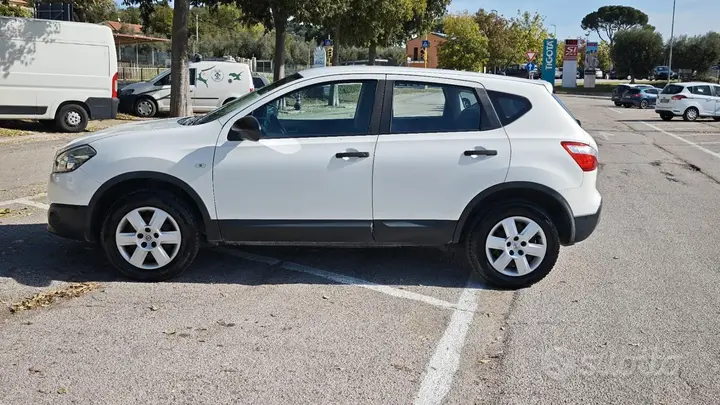 Nissan Qashqai 2013 photo 2
