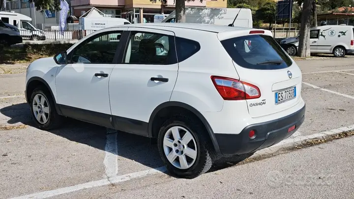 Nissan Qashqai 2013 photo 3