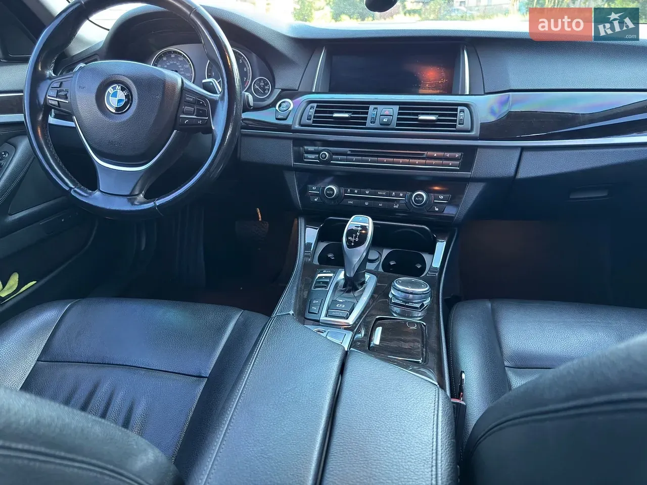 BMW 5 Series 2016 photo 2