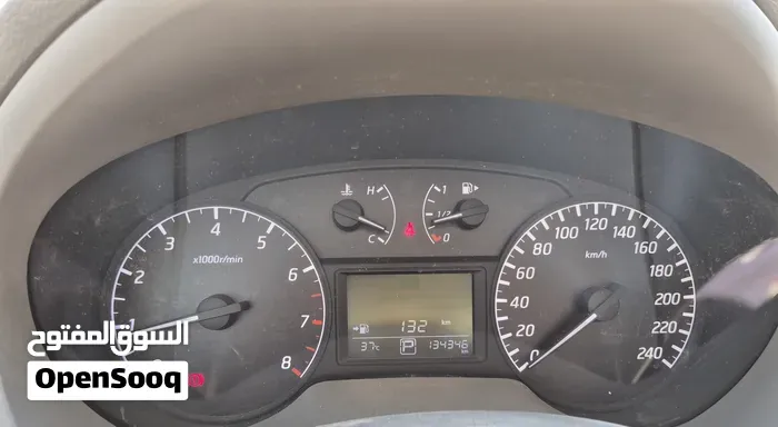 Nissan Tiida 2014 photo 2