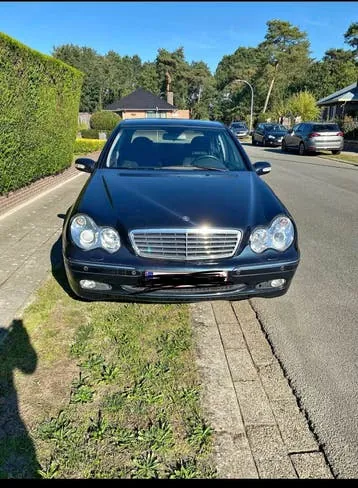 Mercedes-Benz C200