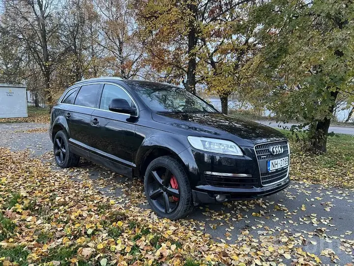 Audi Q7 2006 photo 2