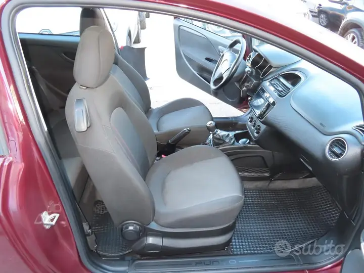 Fiat Punto 2013 photo 5