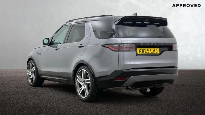 Land Rover Discovery 2025 photo 2