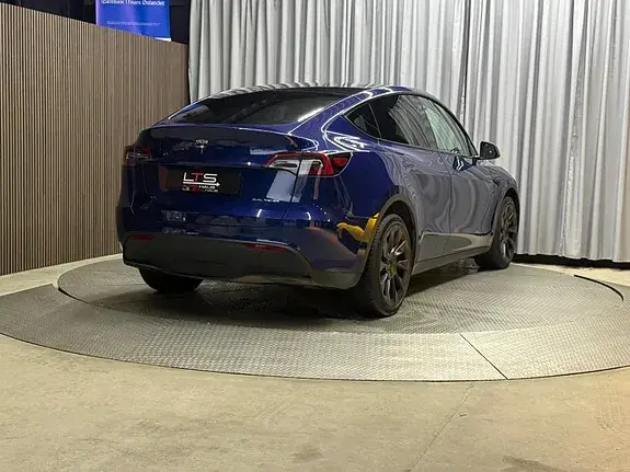 Tesla Model Y 2022 photo 2