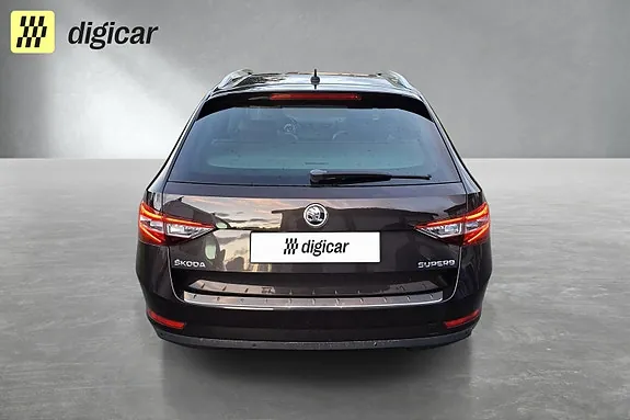 Skoda Superb 2017 photo 5