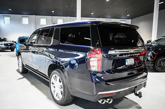 Chevrolet Suburban 2023 photo 4