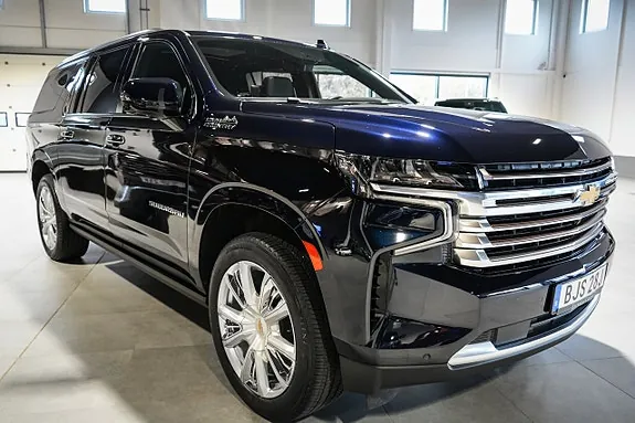 Chevrolet Suburban 2023 photo 2
