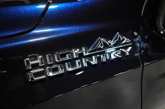 Chevrolet Suburban 2023 photo 5